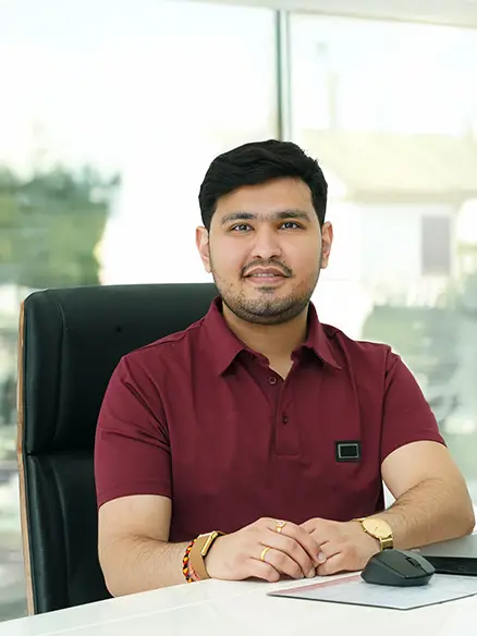 Hitesh Bhhatia, CEO of Hitesh Design & Build